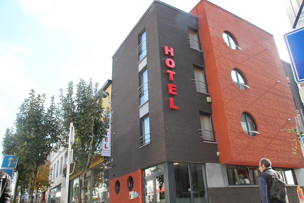 Hotel La Louve La Louvière Exteriér fotografie